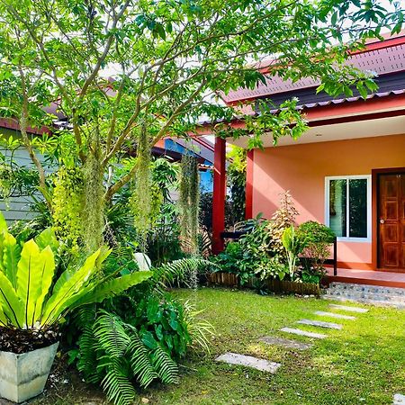 Ostello Baan Longhaad Ko Lanta Esterno foto