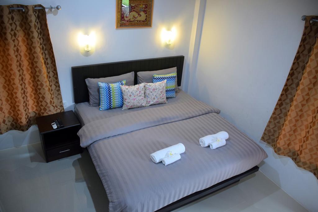 Ostello Baan Longhaad Ko Lanta Esterno foto