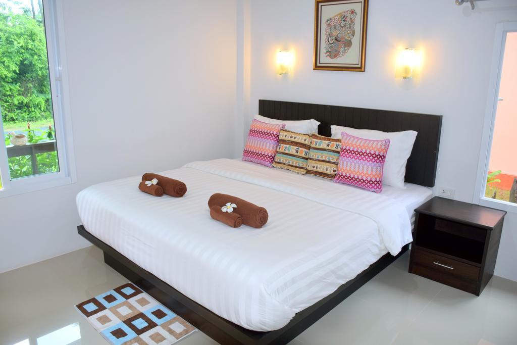Ostello Baan Longhaad Ko Lanta Esterno foto